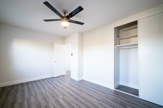 Building Photo - 2233 Ridgeley Dr