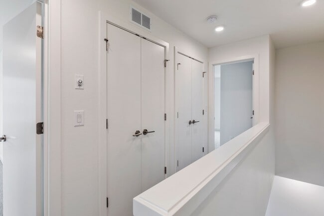 Building Photo - 32742 Hemlock Ave SE