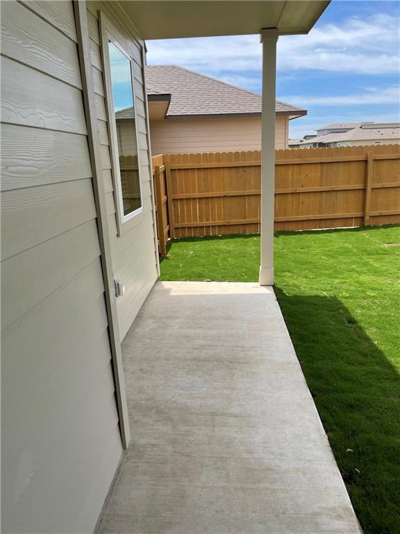 Building Photo - 609 Paddock Ln