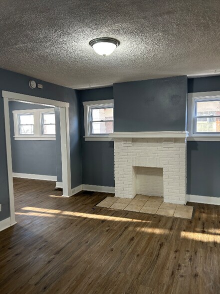 Building Photo - 575 Princeton Blvd