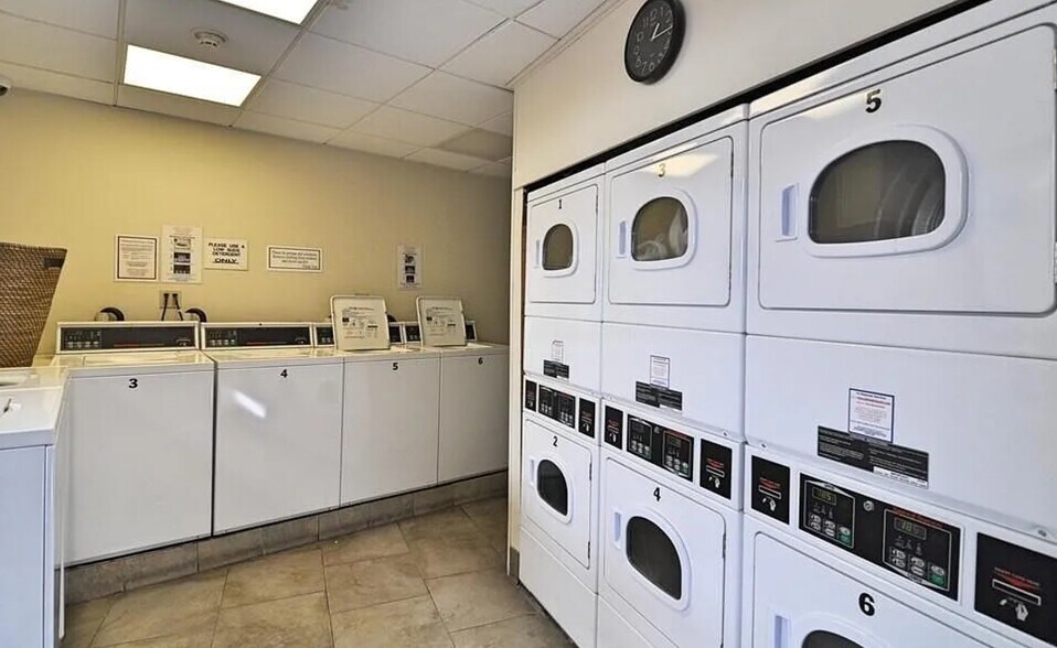 Building Photo - 12 Stoneholm St