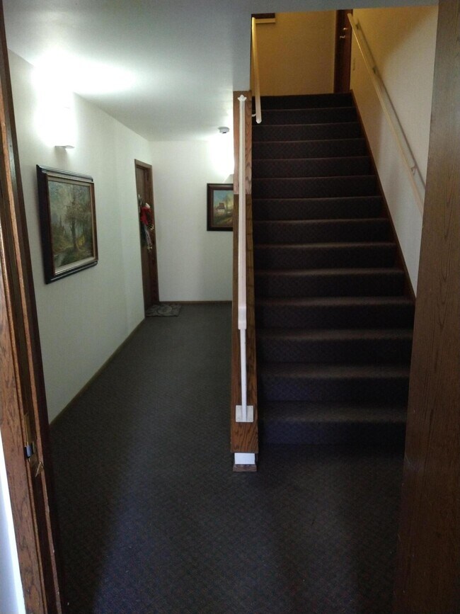 Building Photo - 20245 Independence Dr