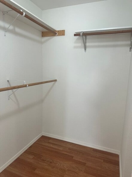 Building Photo - 430 Silvertail Pl