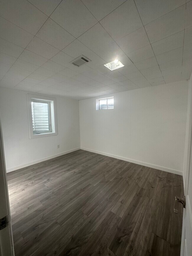 Building Photo - 10944 Larry Dr