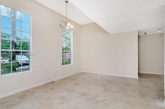 Building Photo - 1011 Crystal Way