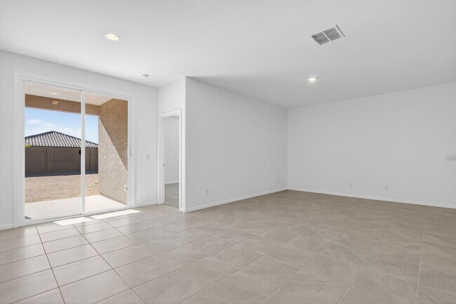 Building Photo - Modern 3BR Living with Resort-Style Amenities in Magma Vista Ranch