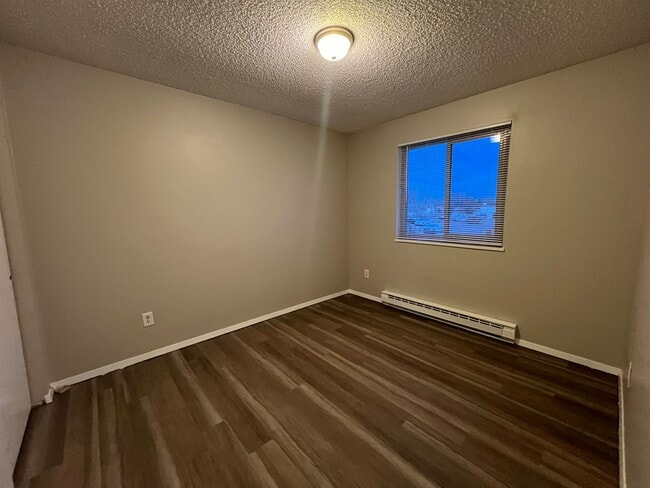 Building Photo - Lily1852 (KC-AM)