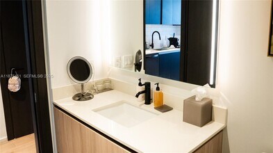 Building Photo - 398 NE 5th St