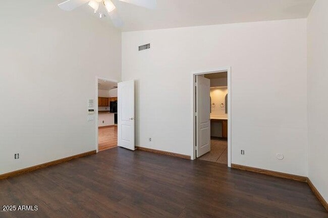 Building Photo - 4655 E Mountain Vista Dr
