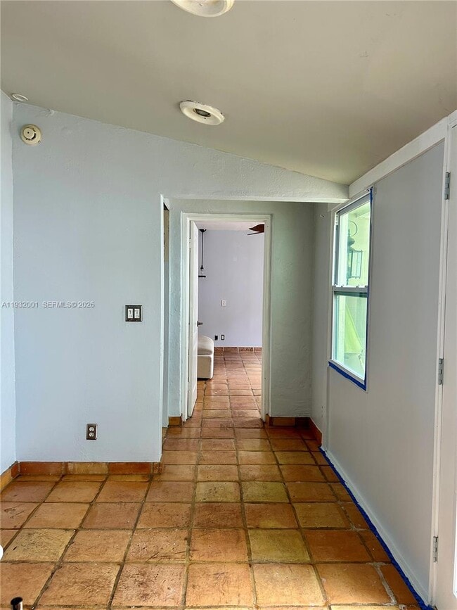 Building Photo - 1628 NE 4th Pl