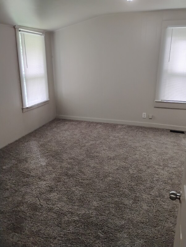 Building Photo - 2615 Greenwood Ave