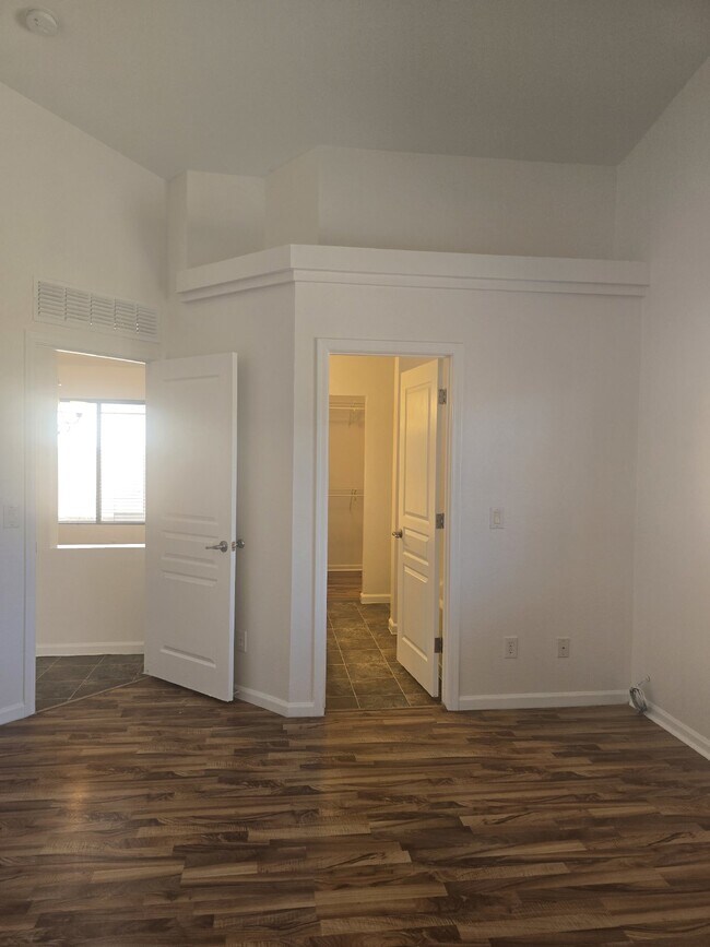 Building Photo - Heartland Ranch Gem