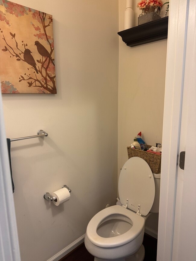 Building Photo - 721 Bender Rd