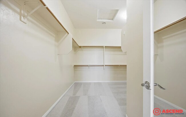 Building Photo - 5406 Pelican Hill Dr