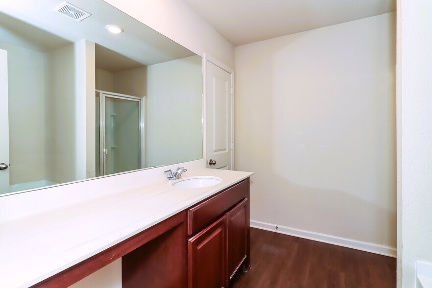 Building Photo - 134 Innis Brk Cir