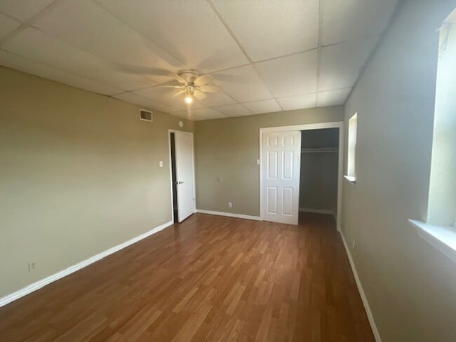 Building Photo - North Bay / central Portland area-Affordable rental-$99 move-in special