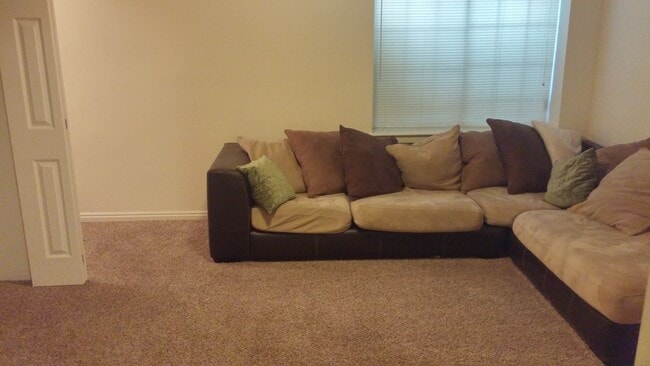 Building Photo - Stylish 3 bed 2.5 bath town home in Provo