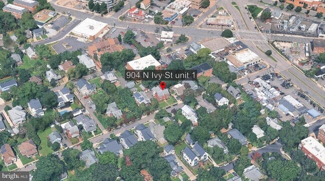 Building Photo - 904 N Ivy St