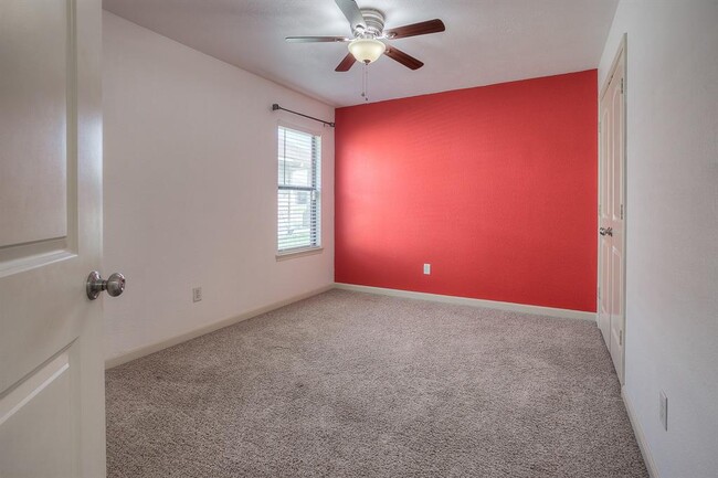 Building Photo - 103 Garden Acres