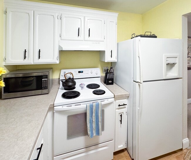 Building Photo - 2245 Minerva Way