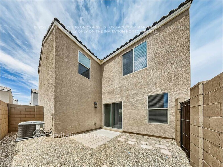 Building Photo - 8015 W Agora Ln
