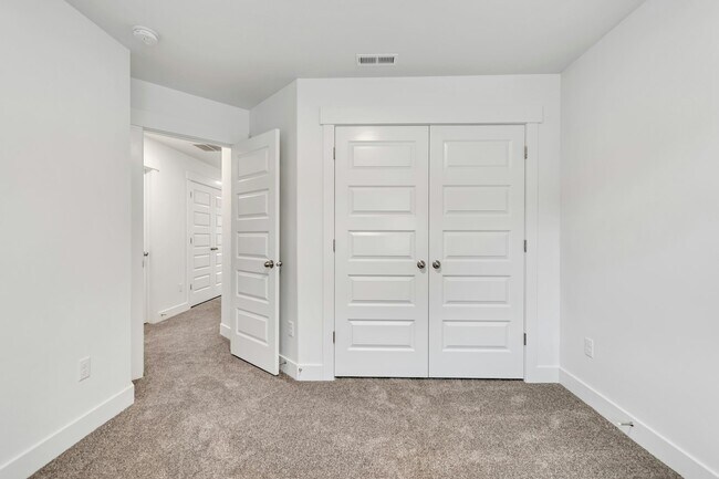 Building Photo - 716 S 4500 S