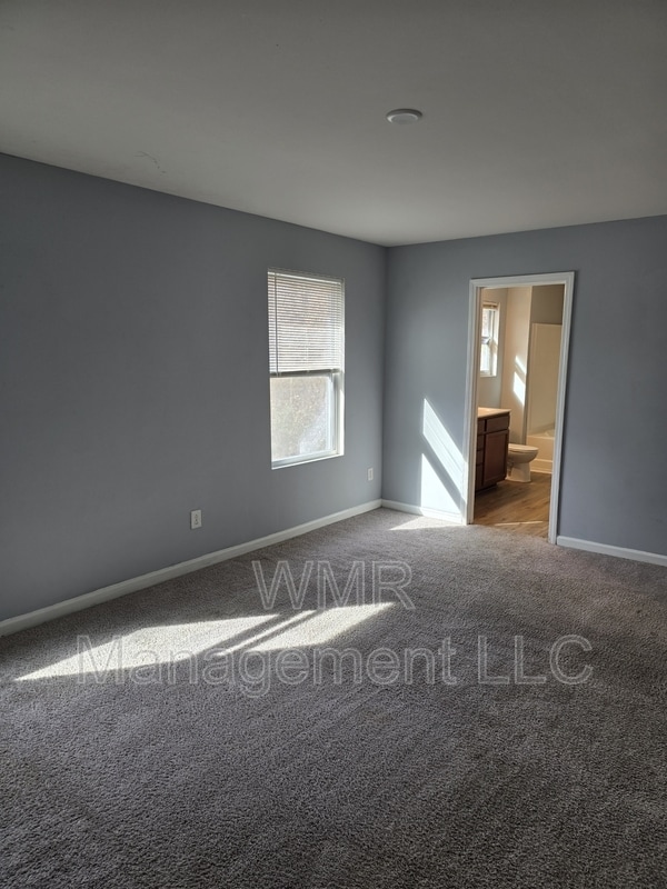 Building Photo - 912 Sherman St