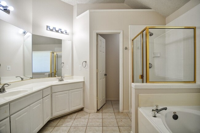 Building Photo - Beautiful Home in Plano ISD.