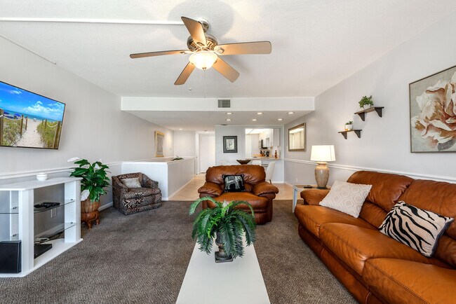 Building Photo - 2828 Tennis Club Dr