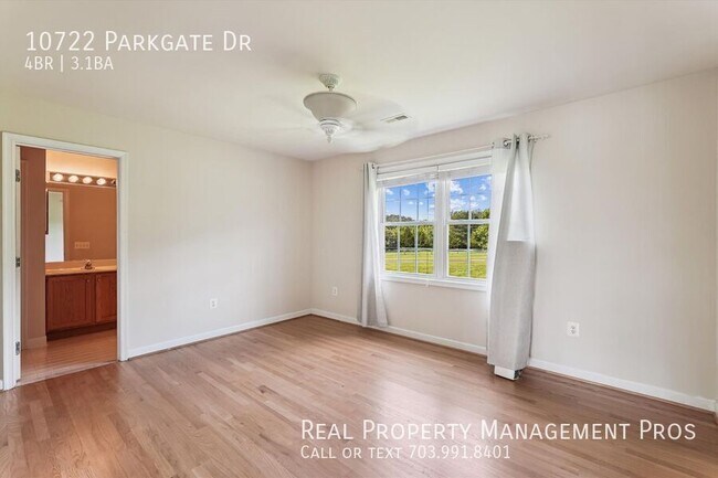 Building Photo - 10722 Parkgate Dr