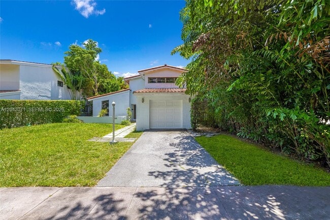 Building Photo - 920 Aguero Ave