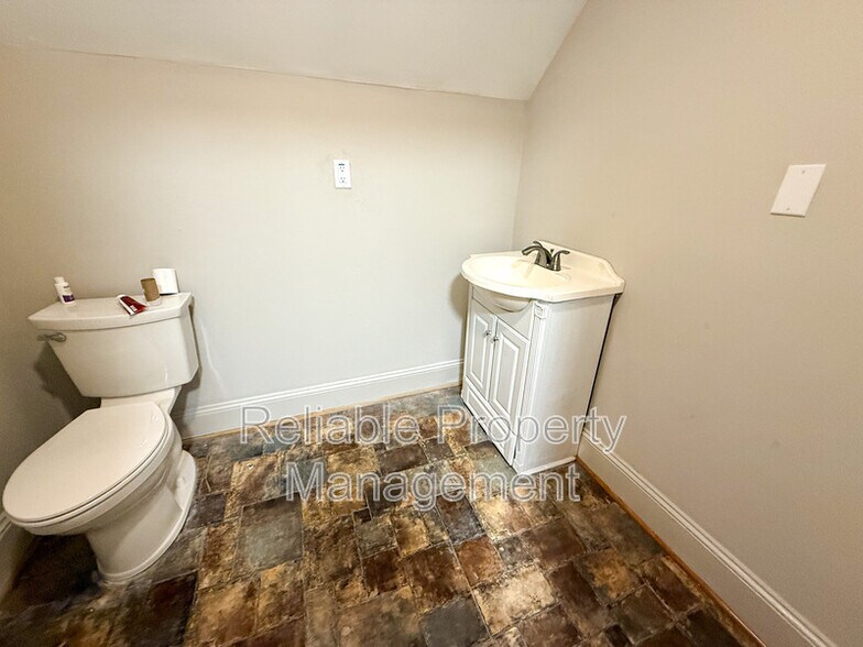 Building Photo - 106 Donald Ross Dr