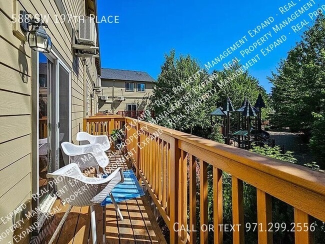 Building Photo - 588 SW 197th Pl