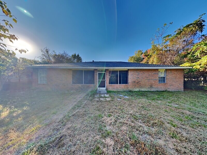 Building Photo - 150 Eldorado Dr