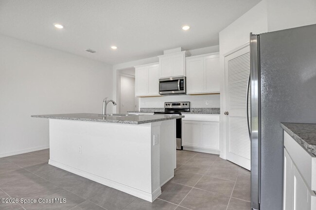 Building Photo - 1422 McFarland Dr