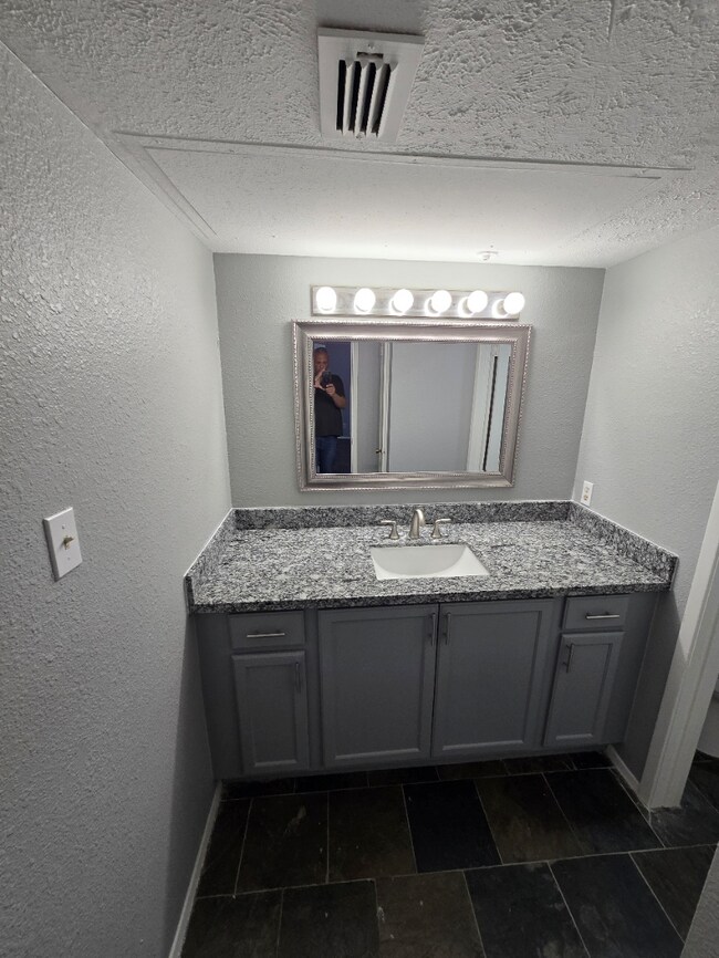 Building Photo - 7313 Gulf Fwy