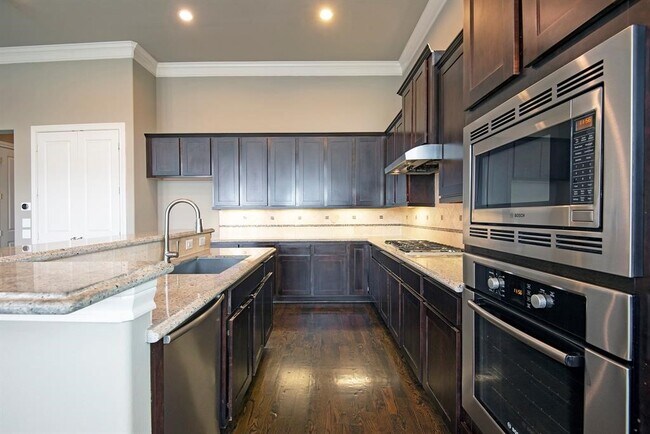 Building Photo - 9948 Woodwind Ln