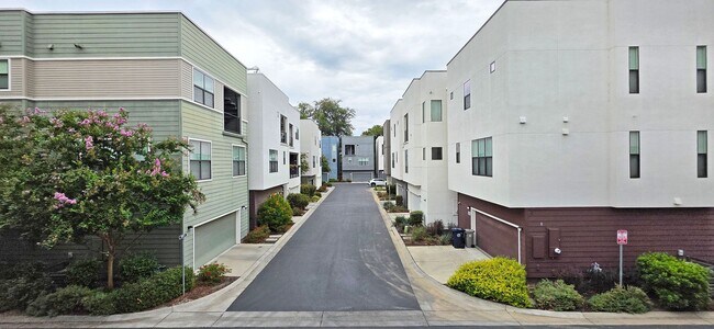 Building Photo - 409 10th St