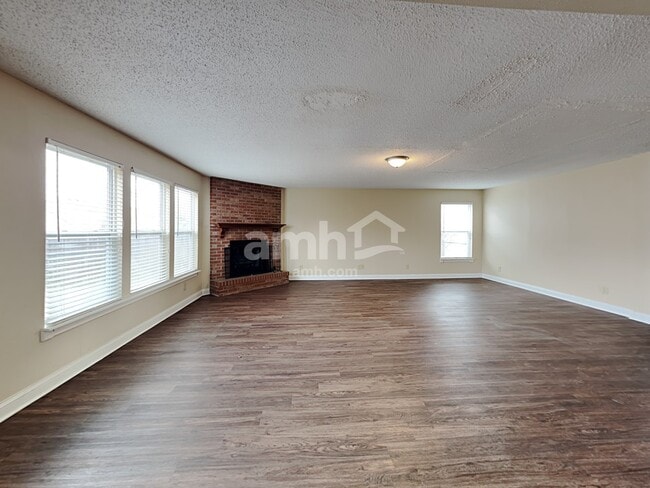 Building Photo - 6850 W Littleton Dr