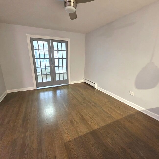 Building Photo - 420 W Aldine Ave