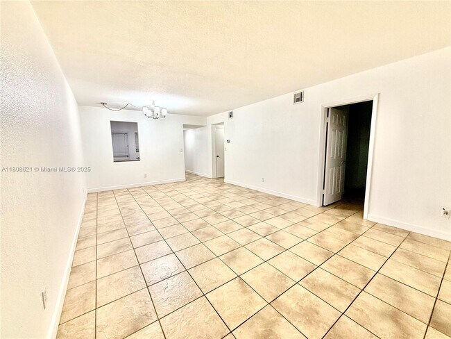 Building Photo - 2500 SW 81st Ave