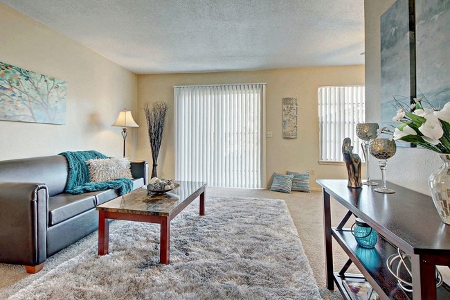 Interior Photo - Quail Plaza OK City