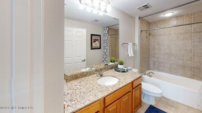 Building Photo - 2228 Beach Dr