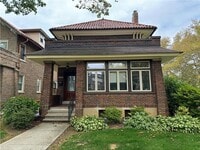 Building Photo - STUNNING FIVE BEDROOM/ THREE AND A HALF BATH  West End Home