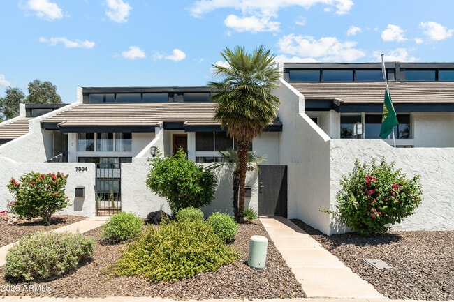 Building Photo - 7306 E Rancho Vista Dr