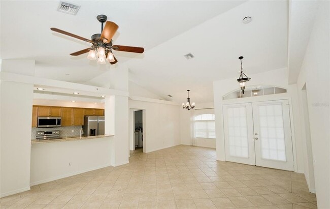 Building Photo - 285 Marquette Rd