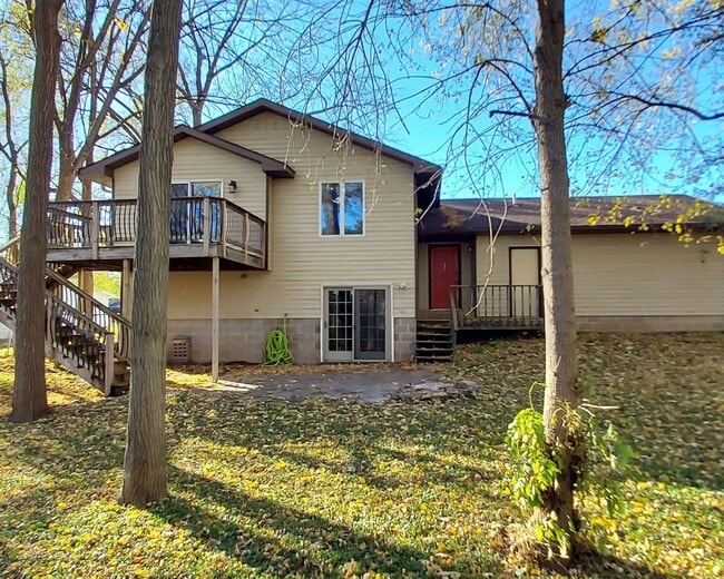 Building Photo - Nice 4 Bedroom 2 Bathroom house in Hudson