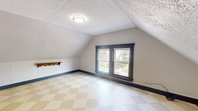 Building Photo - 3334 W 82nd St