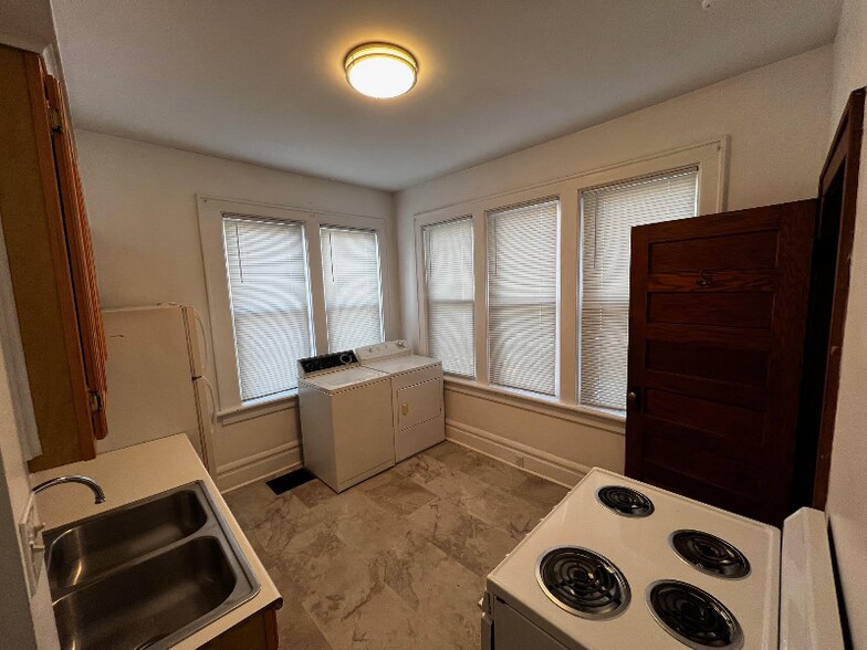 Building Photo - 1793 1/2 N 4th St