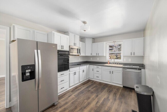 Building Photo - 124 Zeb Grindstaff Rd